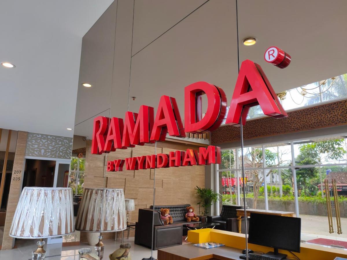 Hotel Ramada By Wyndham Yogyakarta Sleman  Exterior foto