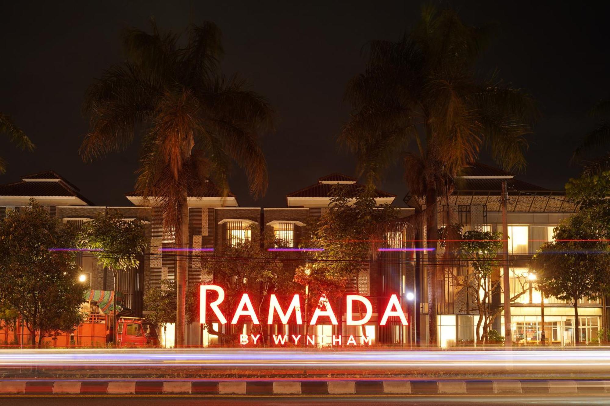 Hotel Ramada By Wyndham Yogyakarta Sleman  Exterior foto